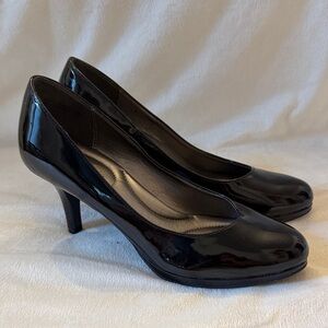 Elegant Black Women's Heels Kelly & Katie Size 8.5
